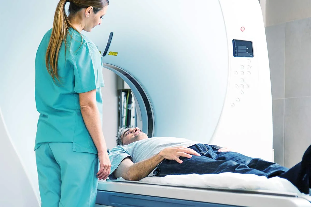 FT– fizycy medyczni, technicy elektroradiologii oraz inny personel techniczny wykonujący procedury radiologiczne FT-1 rentgenodiagnostyki i radiologii zabiegowej;FT-2 radioterapii; FT-3 – medycyny nuklearnej